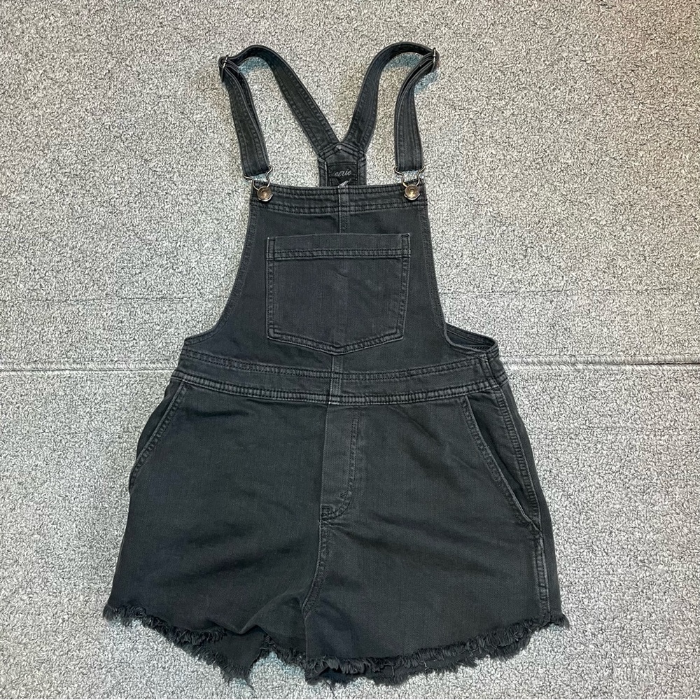 Aerie Denim Overall Shorts Adjustable Straps Women’s Size XS Black Fringe Hems